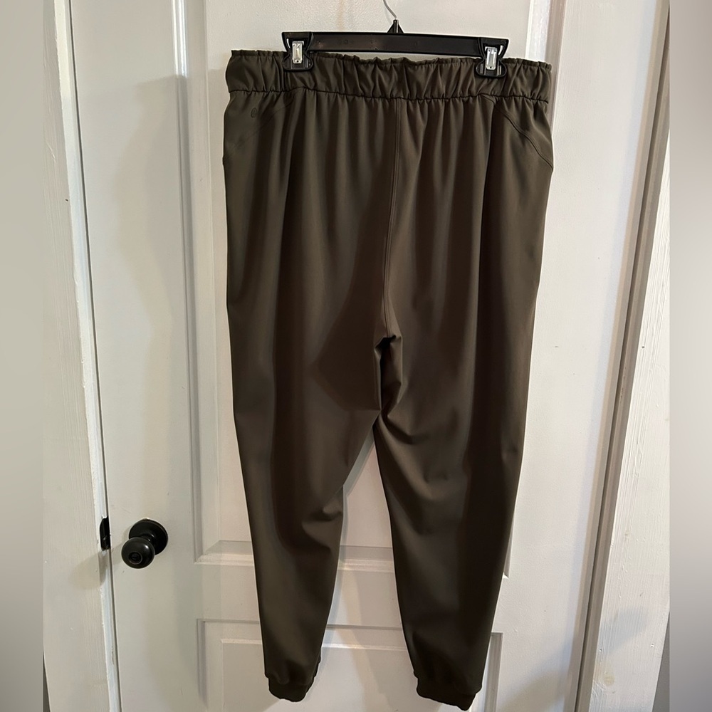 Lululemon Stretch High-Rise Jogger *Full Length
Dark Olive